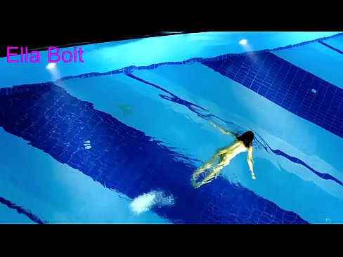 ❤️ నేను చూడటం ఆపలేను, ELLA BOLT రిసార్ట్ పూల్‌లో నగ్నంగా ఈత కొడుతూ దొరికిన యువ అందగత్తె ఫక్ వీడియో మా వద్ద